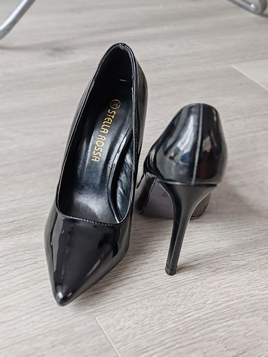 Pantofi stiletto