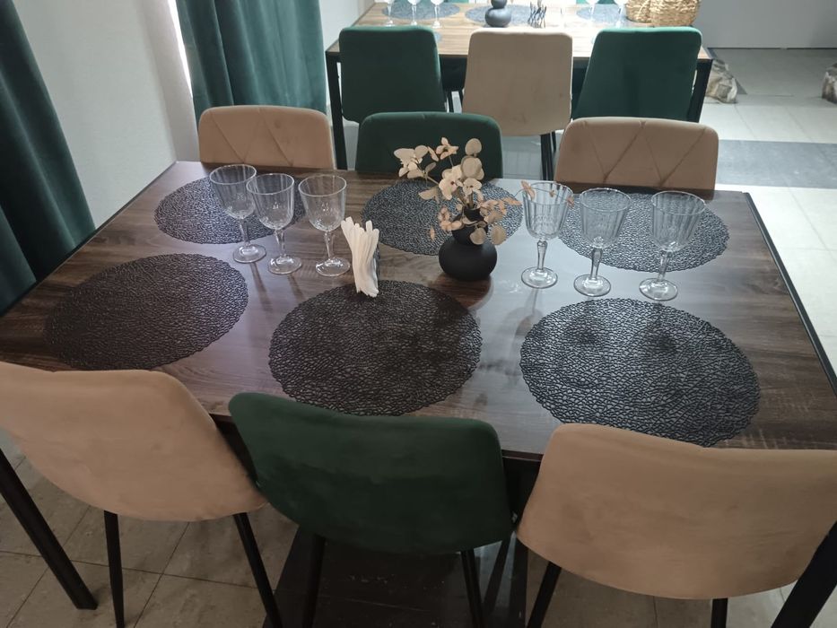 Vând set mese pentru restaurant