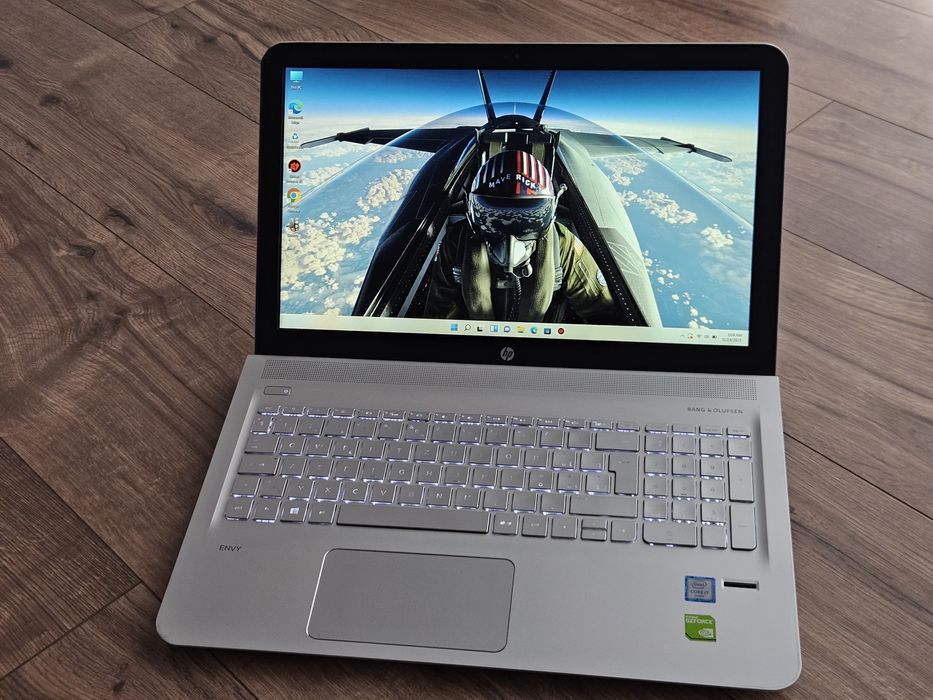 Gaming Laptop Hp Intel i7 6th 8GB DDR4, SSHD 1TB, 2 placi video, 15.6