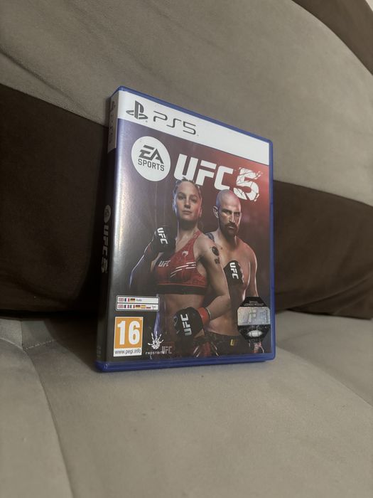 Игра UFC5 за PS5