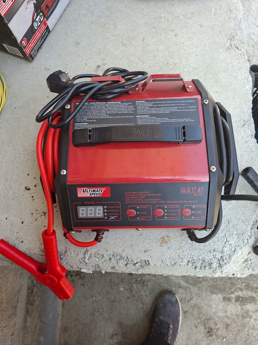 Vând Încărcător baterie auto ULTIMATE SPEED cu funcție de pornire