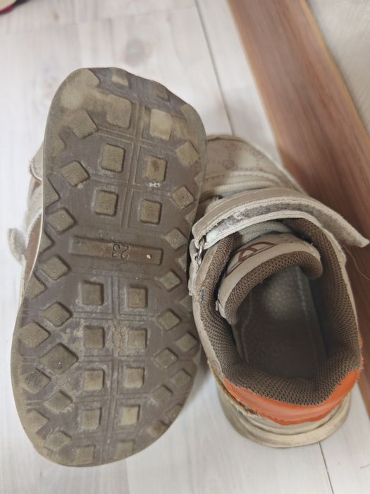 Продам кроссовки детский