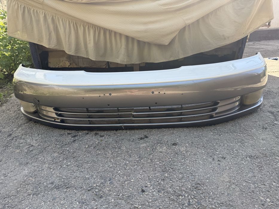 Бампер передний toyota