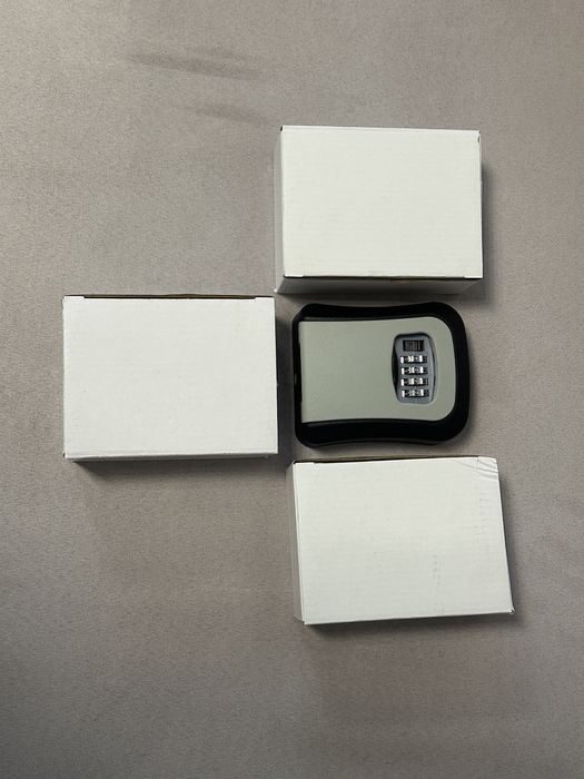 Сейф за ключове с код