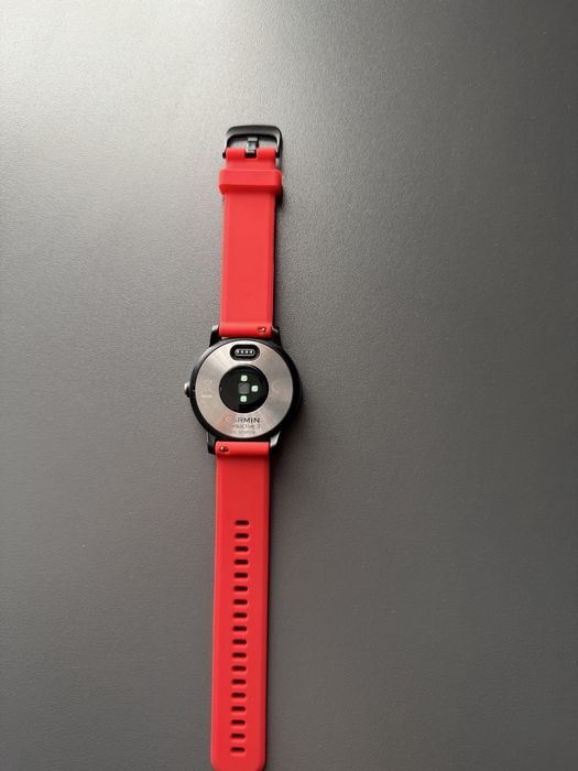 Смарт часовници Garmin vivoactive 3
