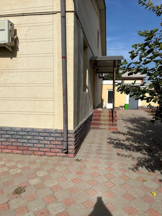 Сдается в аренду 5 комнатный дом 6 соток. Политодел таш обл
