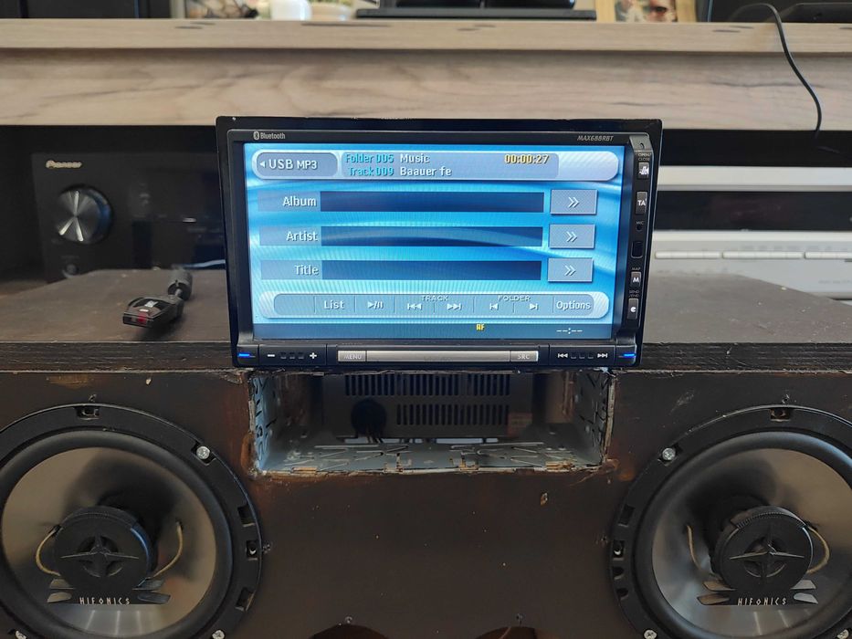 Мултимедия Clarion MAX688RBT