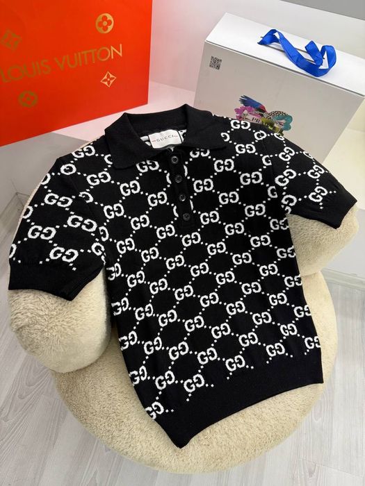 Тениски с къс ръкав