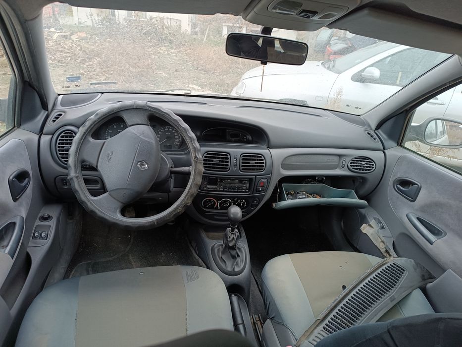 Renault Megane 1.9 JTD дизел комби на Части