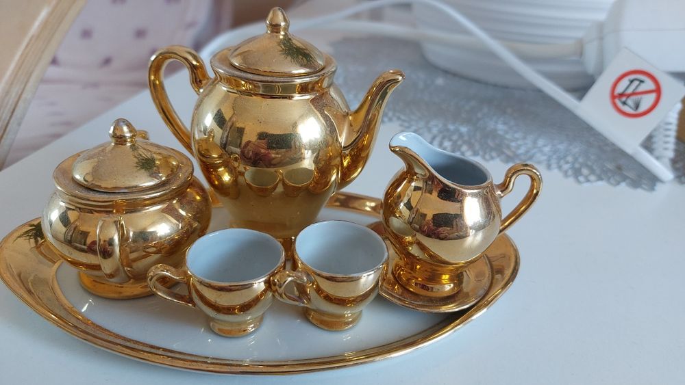 Set ceainic miniatură anii 60-70 vechituri