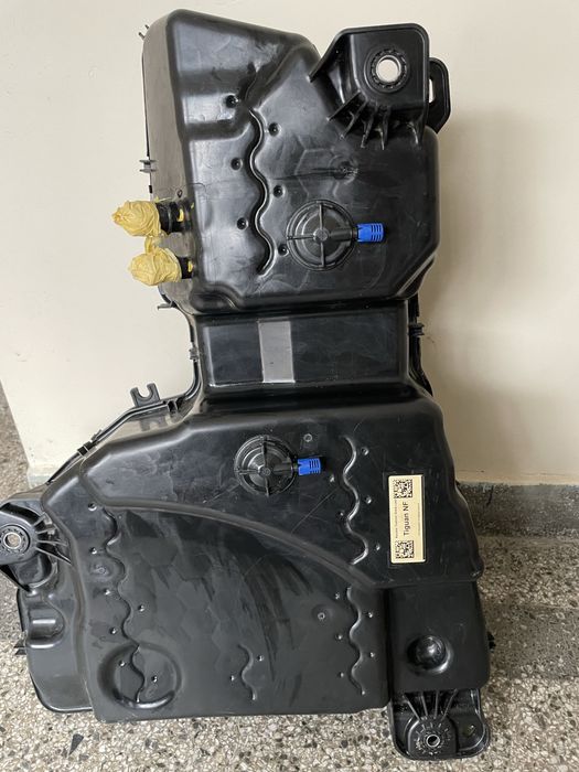 Резервоар AdBlue с нова помпа BOSCH за Фолксваген Тигуан