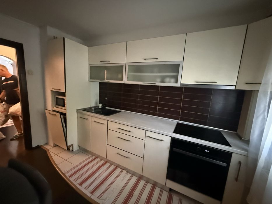 Inchiriere apartament 3 camere,decomandat, complet mobilat - Rovine, Craiova
