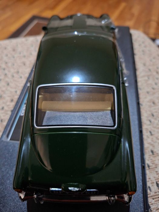 Aston Martin DB5 Sun Star 1:18
