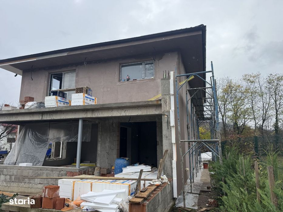 Vand CASA,VILA Noua P+1E 241,5Mp construit zona centrala BREAZA