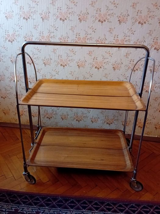 Масичка за сервиране