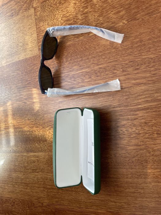 Слънчеви очила LACOSTE