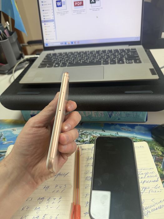 Продам iphone 8, 64 gb