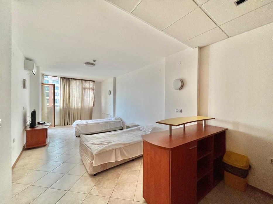 Продава се Двустаен апартамент в к.к. Слънчев бряг - 71 кв.м за 1000 €/кв.м - Снимка #2