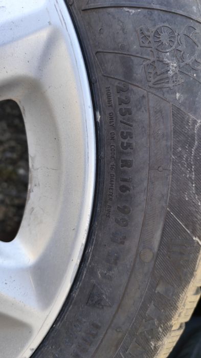 Гуми с джанти 225 55 16 зимни ,чисто нови