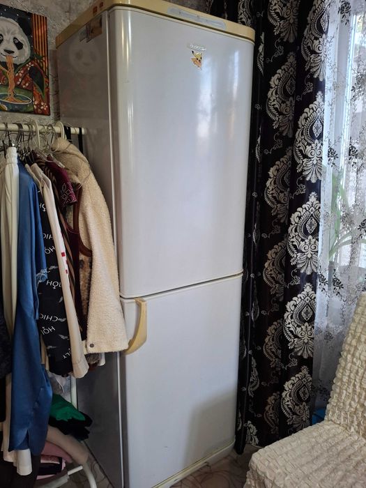 Продам холодильник (не работает компрессор)
