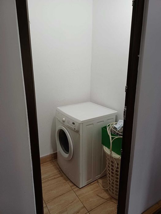 Inchiriez apartament centru Beius