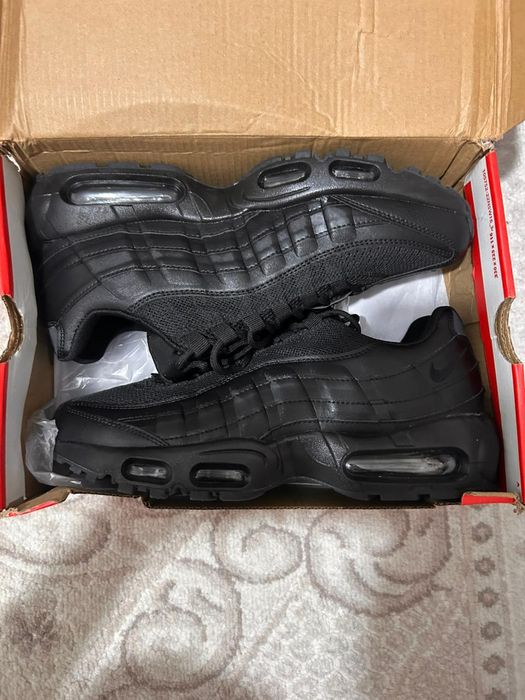 Продаю обувь nike air max 95