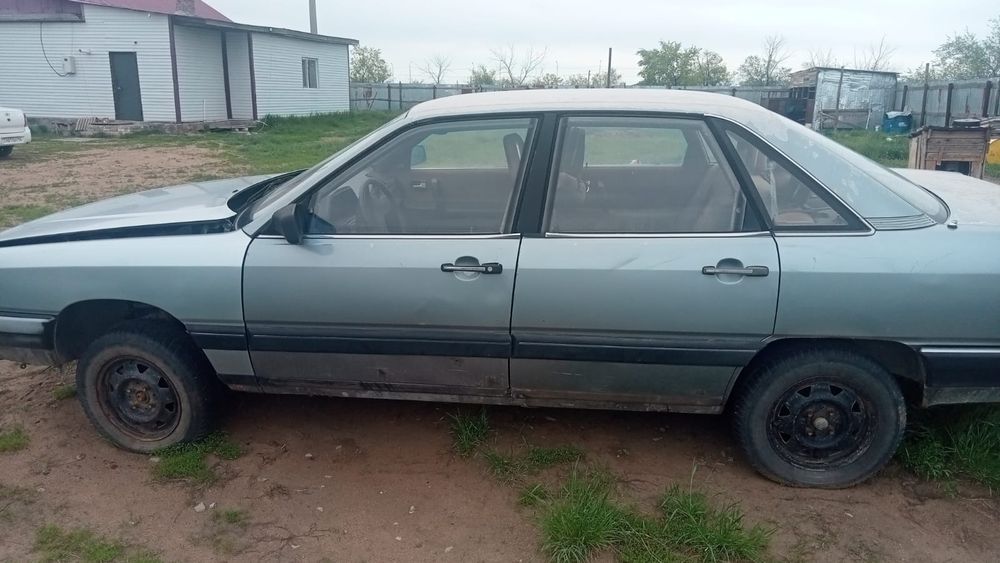 Audi 100 2.3 литра