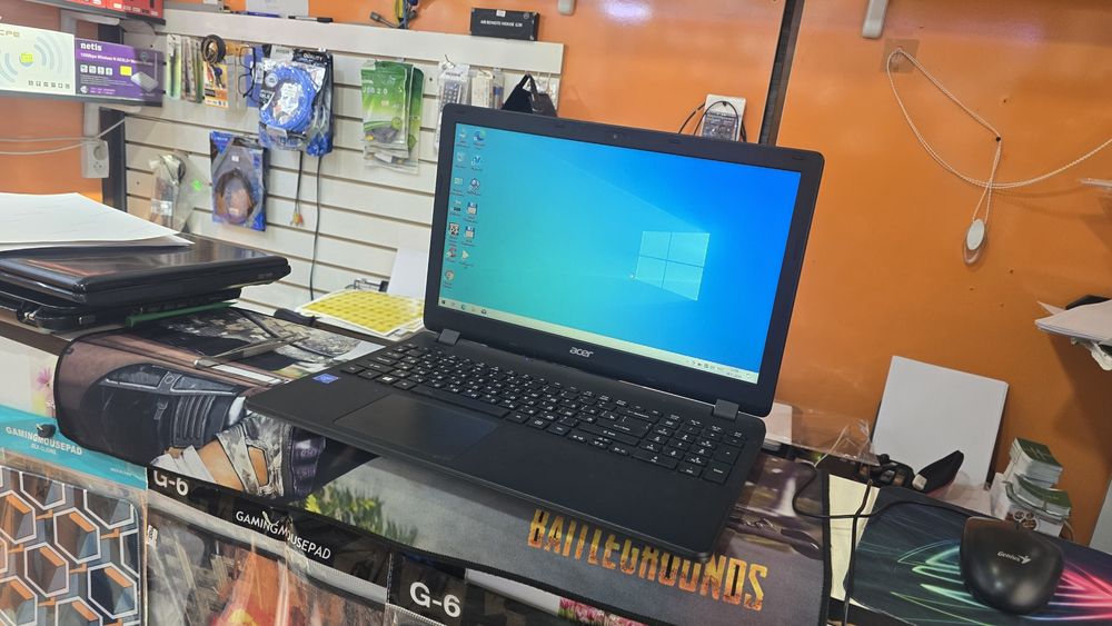 Notebook sotiladi Acer