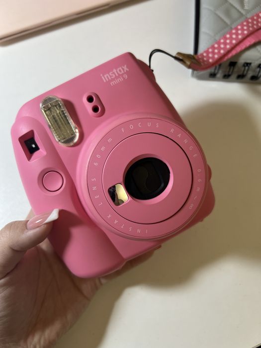 Продаю instax mini 9