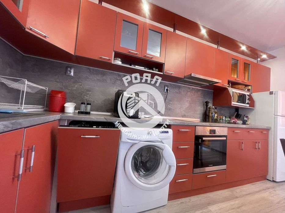 Продава се Тристаен апартамент в Пловдив, Прослав - 185 кв.м за 838 €/кв.м - Снимка #1