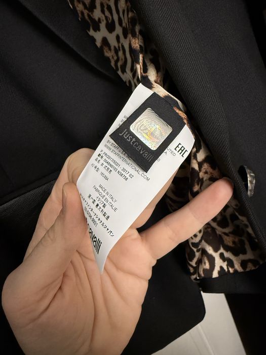 Нов костюм Cavalli