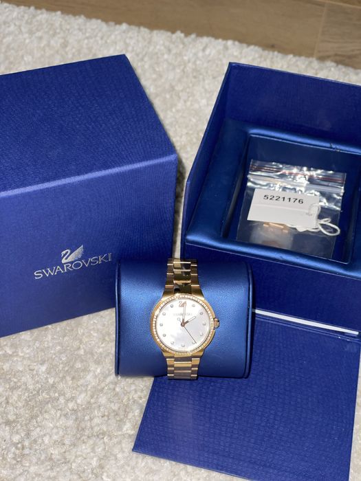 Ceas dama nou, Swarovski