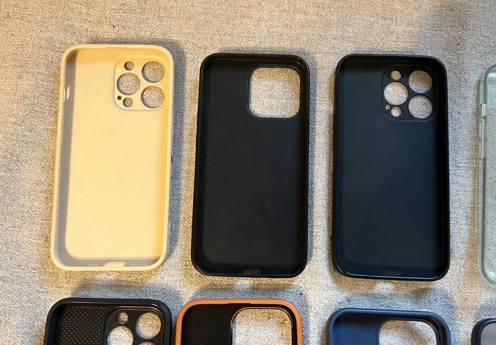 Lot de 8 huse pentru Iphone 13 Pro - stare foarte buna