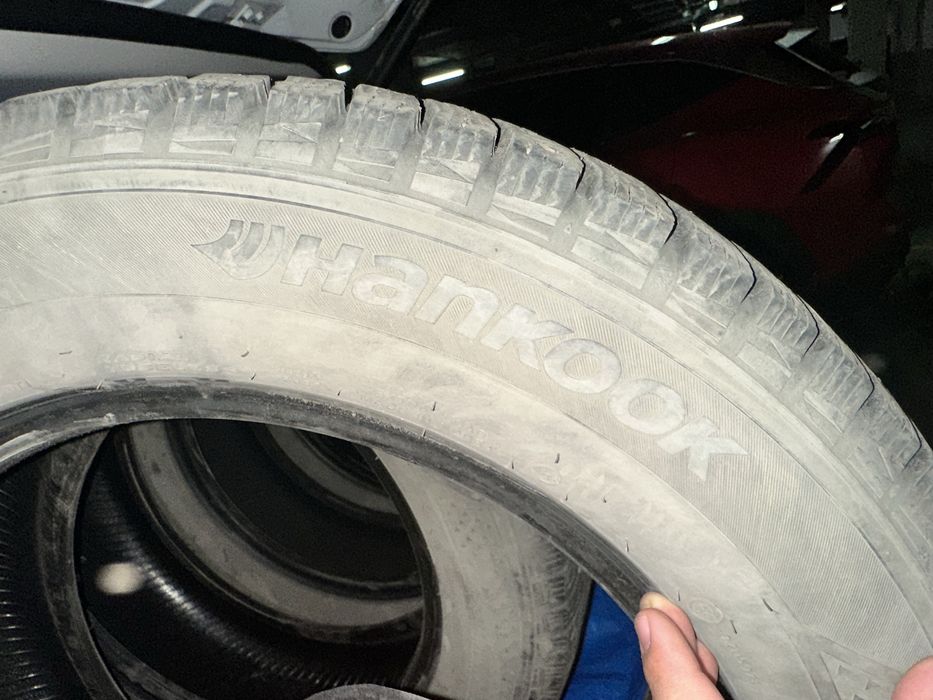 Комплект зимних шин Hankook 225/60R17