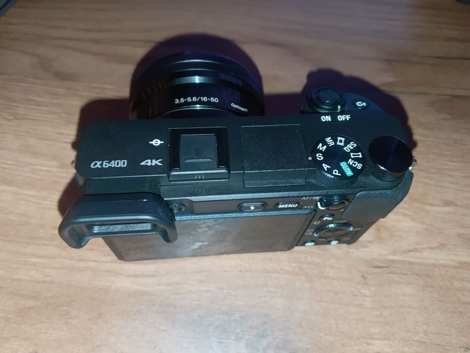 Продам камеру Sony A6400 + 10×20mm объектив