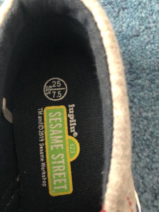 Tenisi pentru copii nr 25, Noi