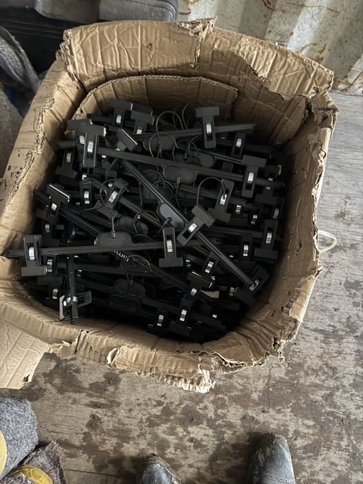 Вешалки с кручком