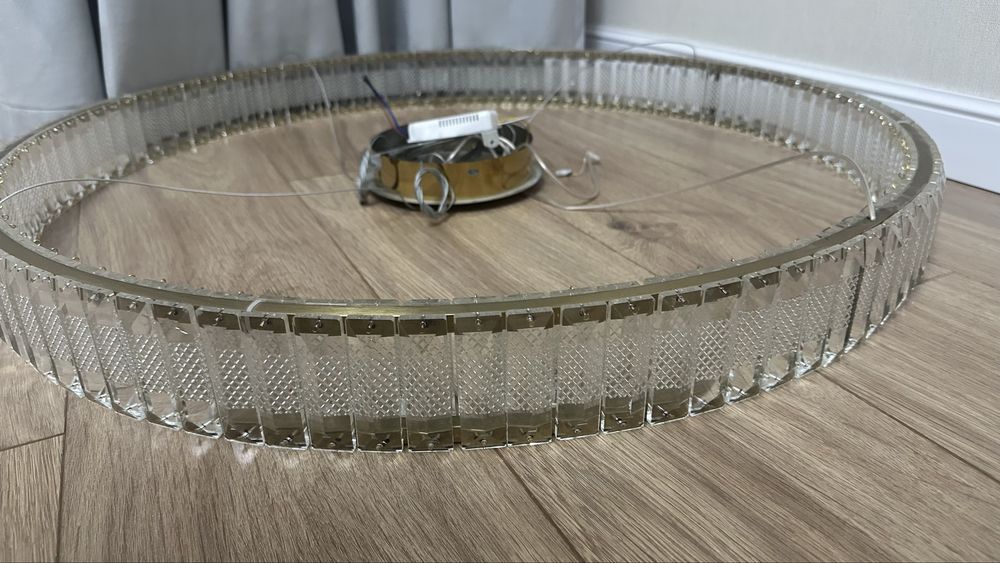 Люстра большая круговая