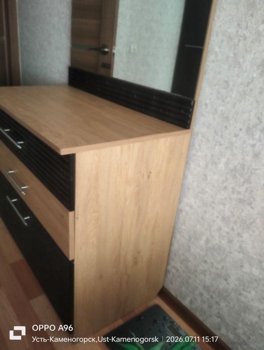 Продам камод с зеркалом
