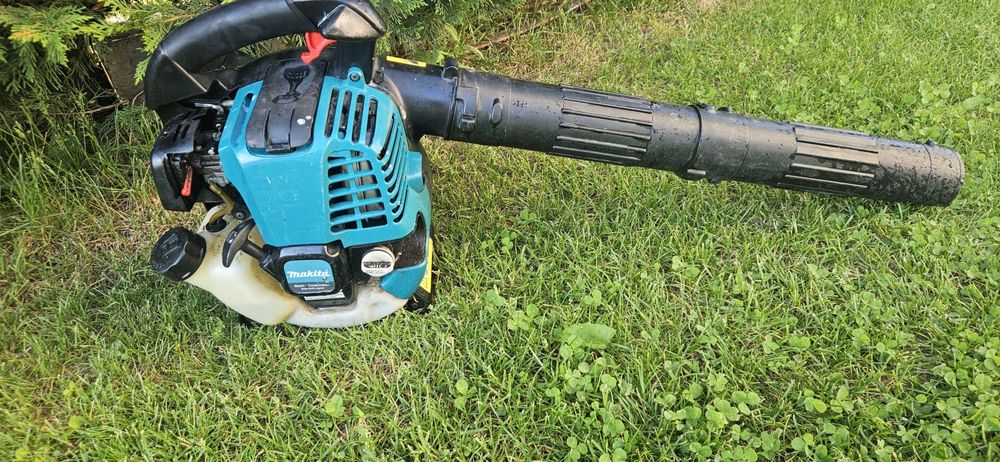 Suflanta frumze iarba  Makita BHx2501 motor 4timpi