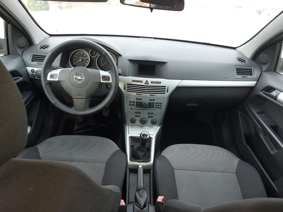 Opel Astra H Sedan 1.6 benzina 162000km