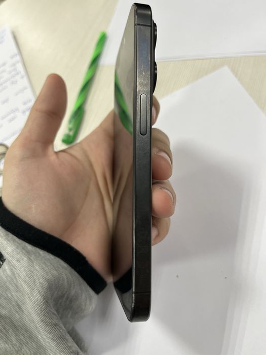 iPhone 15 pro телефон