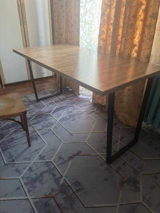 Обеденный стол продам