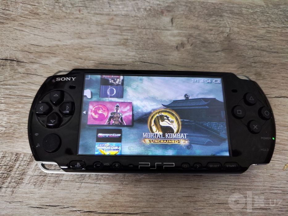 Psp 3000 slim  Piano black