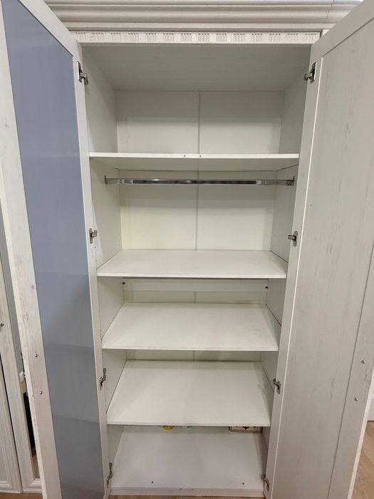 Шкаф с зеркалами