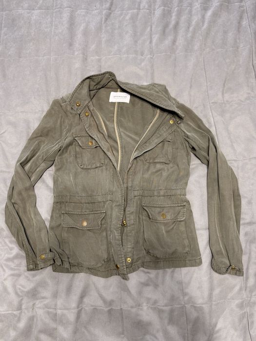 Продам женскую одежду