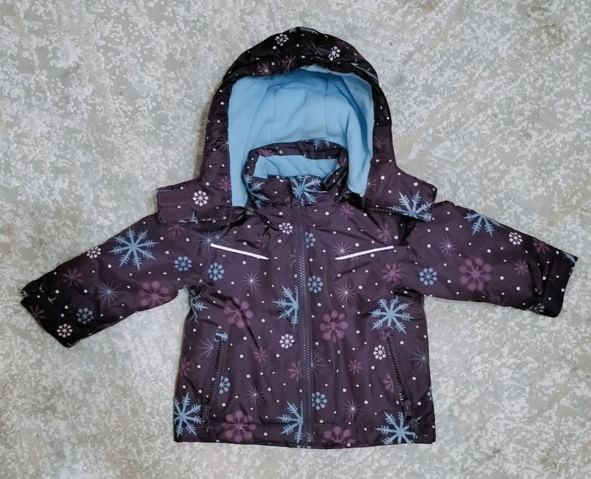 Продам демисезонный костюм на девочку