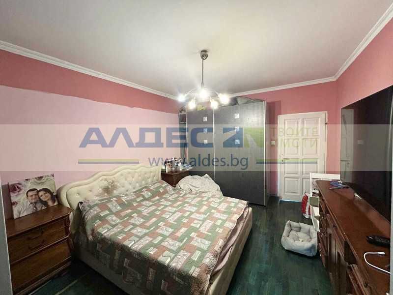 Обзаведен тристаен ап. в Младост 4!