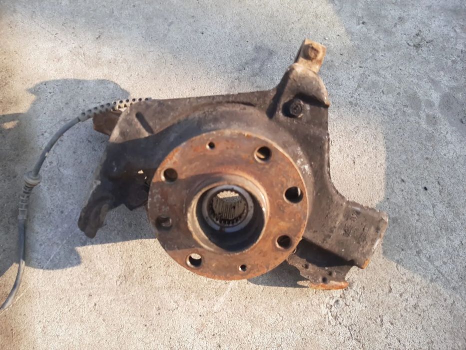 fuzeta stanga fata 1.3 d multijet  fiat grande punto 199