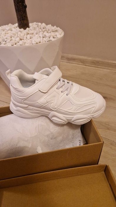 Маратонки Бели -35 номер НОВИ